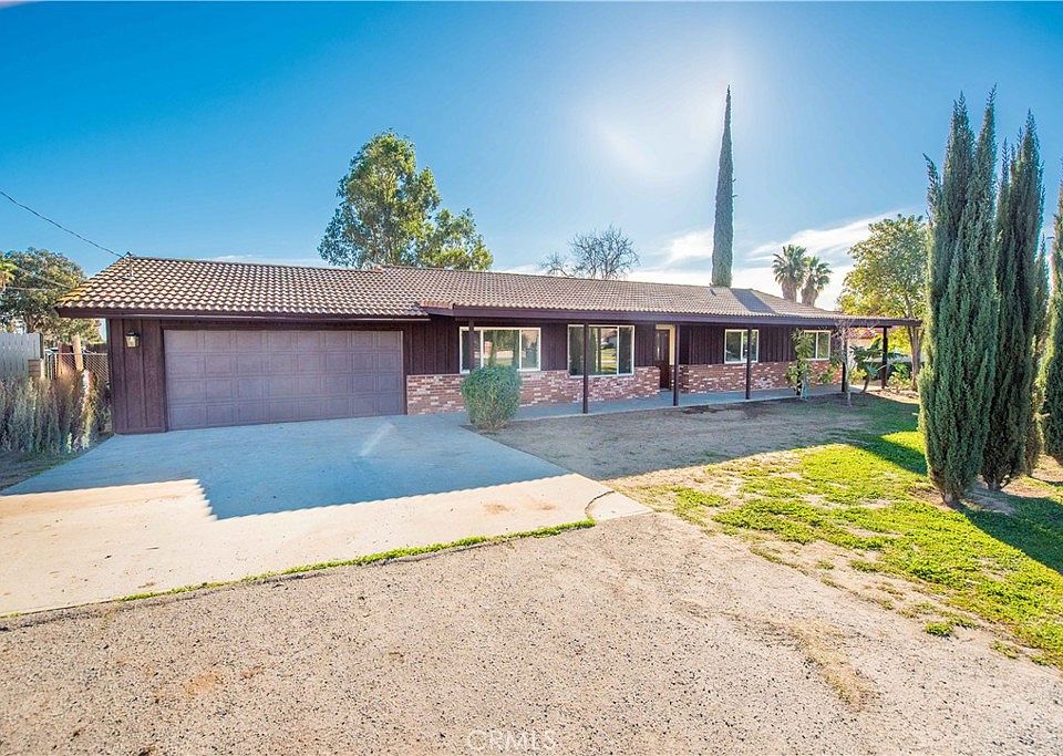 1st image of 24175 Gregory Ln
