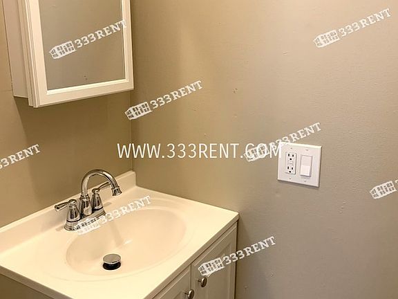 4th image of 702 W South Ave #1