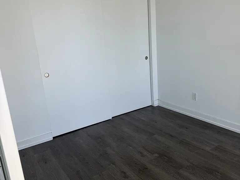 161 Roehampton Ave #2712 — Photo 17