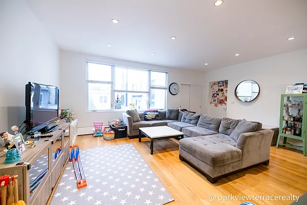 404 Bond Street #4