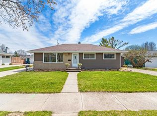 529 Marcella Ave, Combined Locks, WI 54113
