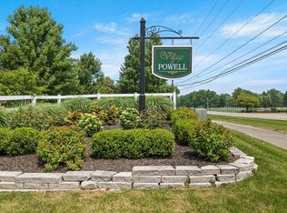 581 Foxdale Pl, Powell, OH 43065