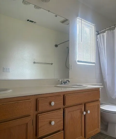 464 Middlebury Ct — Photo 7