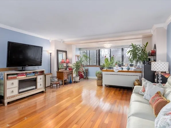 6 Whittier Pl APT 4N, Boston, MA 02114