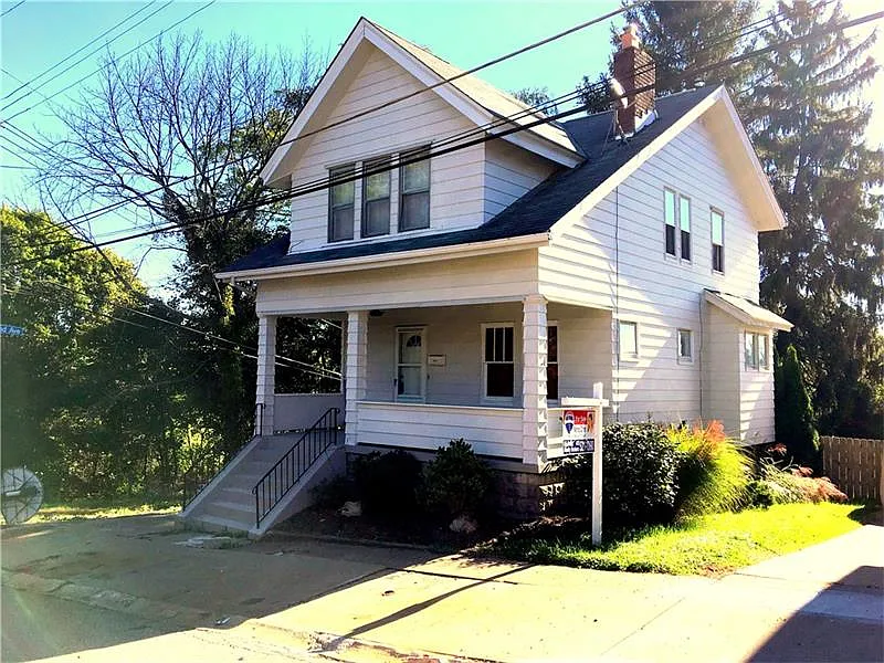 4492 Highridge photo 1