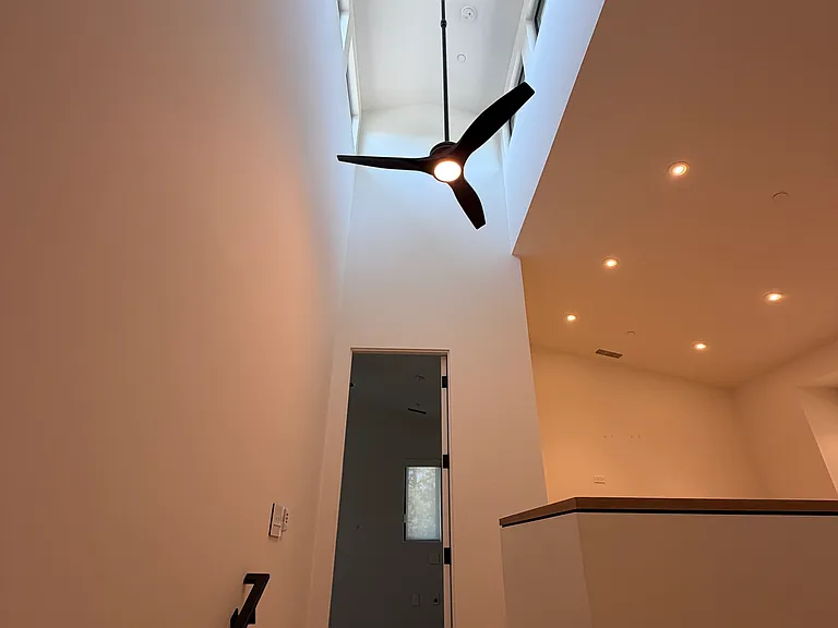375 W Napa St #1 — Photo 6