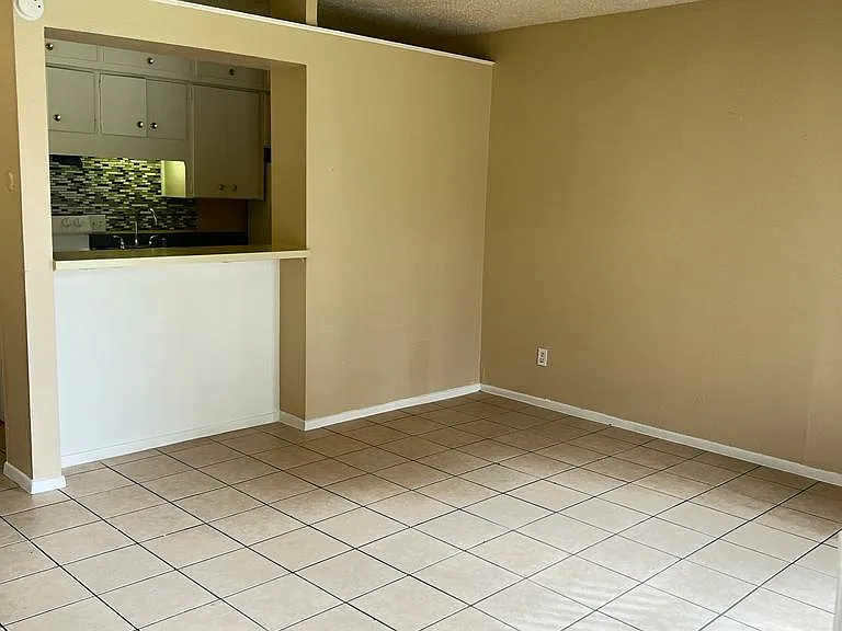 Handley Oaks Apartments — Photo 2