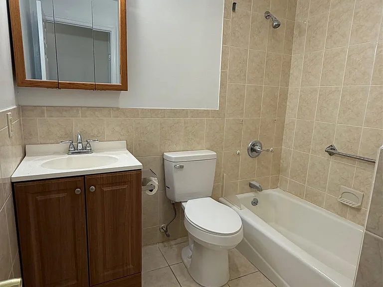 44 Athens Ct — Photo 10