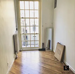 Rented by R New York