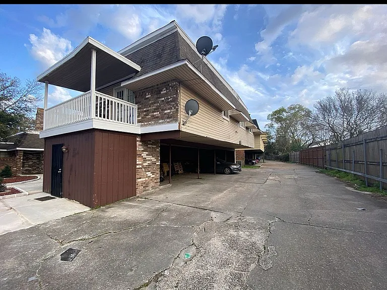 5805 Tall Timbers Dr #D — Photo 5