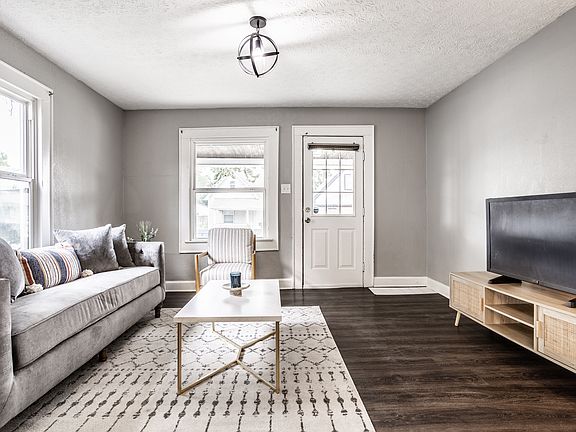 5th image of 1206 Comer Ave
