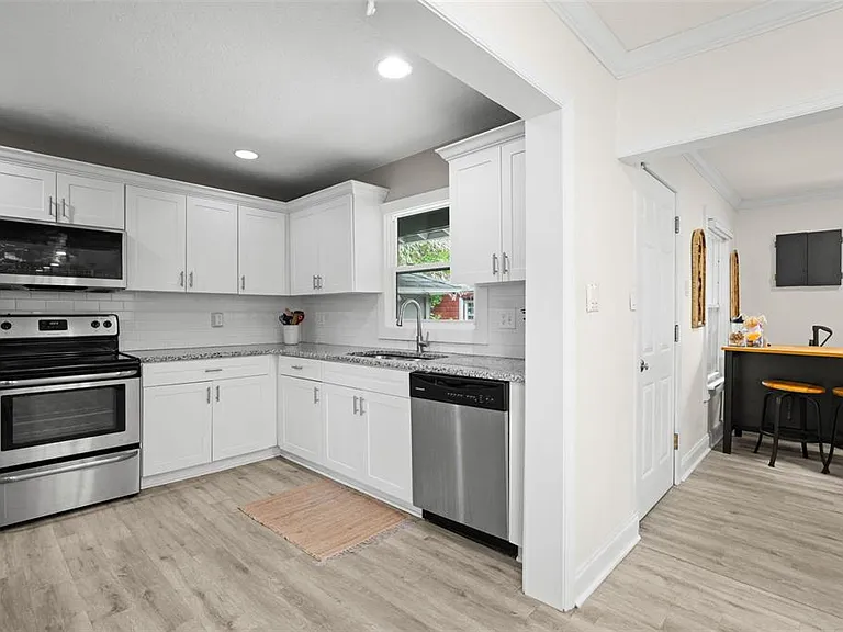 3822 W Euclid Ave — Photo 5