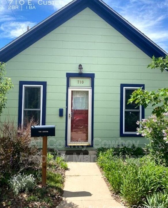 1st image of 710 Custer St Unit 710