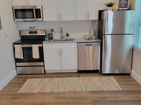 2nd image of 1225 Moselle Ave #23b9e44eb