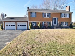 95 King Philip Rd, Seekonk, MA 02771