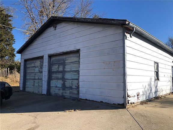 2nd image of 705 Garden St