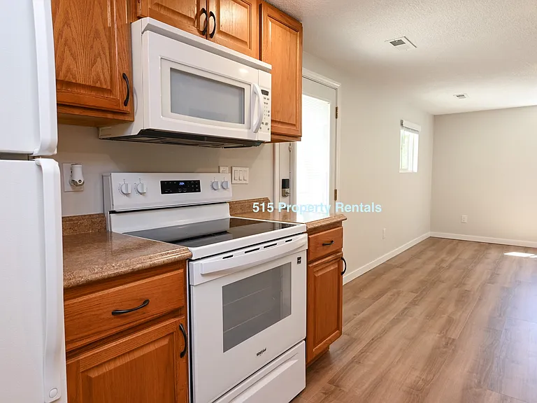 516 W Summit St — Photo 7