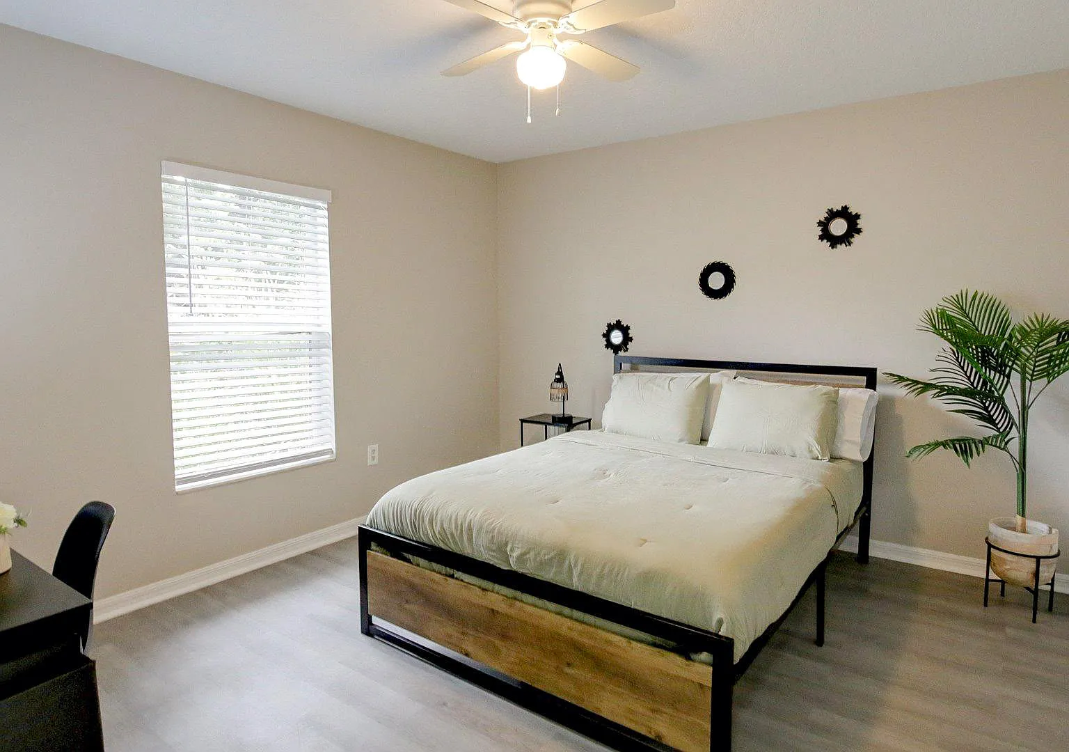 4 bed, 2.0 bath, 1700 sqft, $1,057 — Photo 1