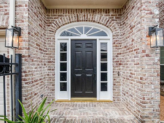 4th image of 2806 Bering Dr
