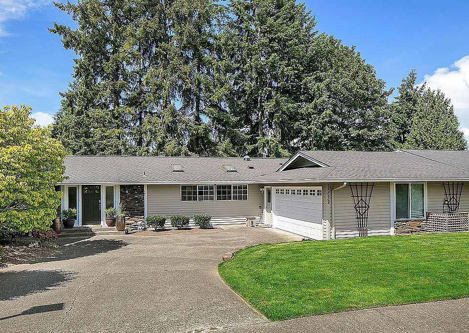 1st image of 18522 NE 20th Pl