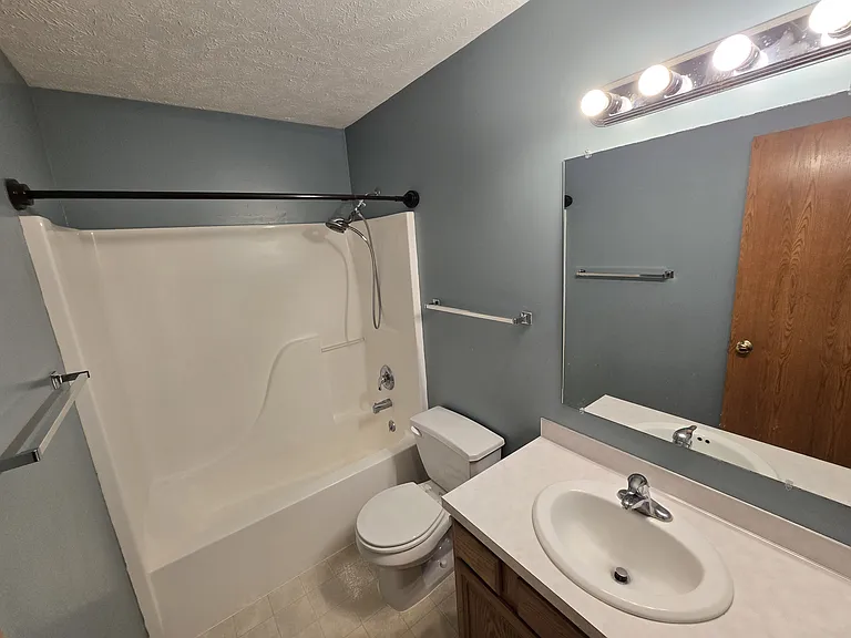5408 S 82nd St — Photo 8