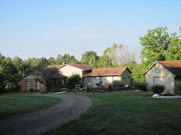 2,600 sq.ft. plus detach gar