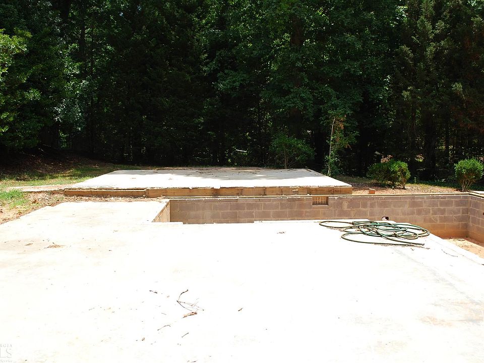 2nd image of 650 Tommy Aaron Dr