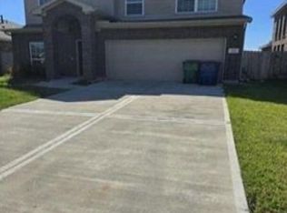 110 Kelly St, Angleton, TX 77515