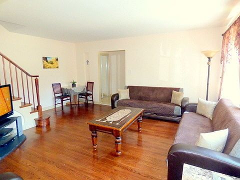 3rd image of 2901 W Granville Ave