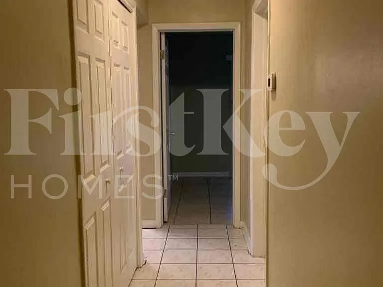 1302 Crest Dr — Photo 12