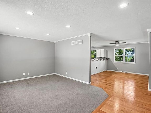 3rd image of 7237 Lafayette Ave