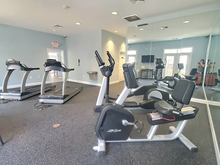 108 Cypress Point Ct #101B — Photo 27