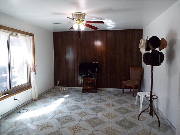 5th image of 9164 Diana Dr