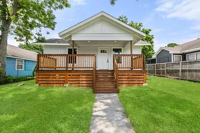 3106 Michigan St