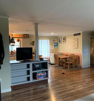 3rd image of 77 Jacqueline Dr