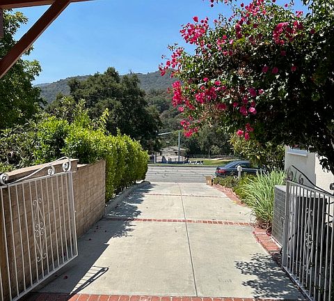2nd image of 3443 Honolulu Ave