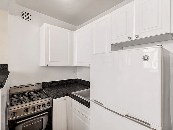 2nd image of 9 E 32nd St APT 5F