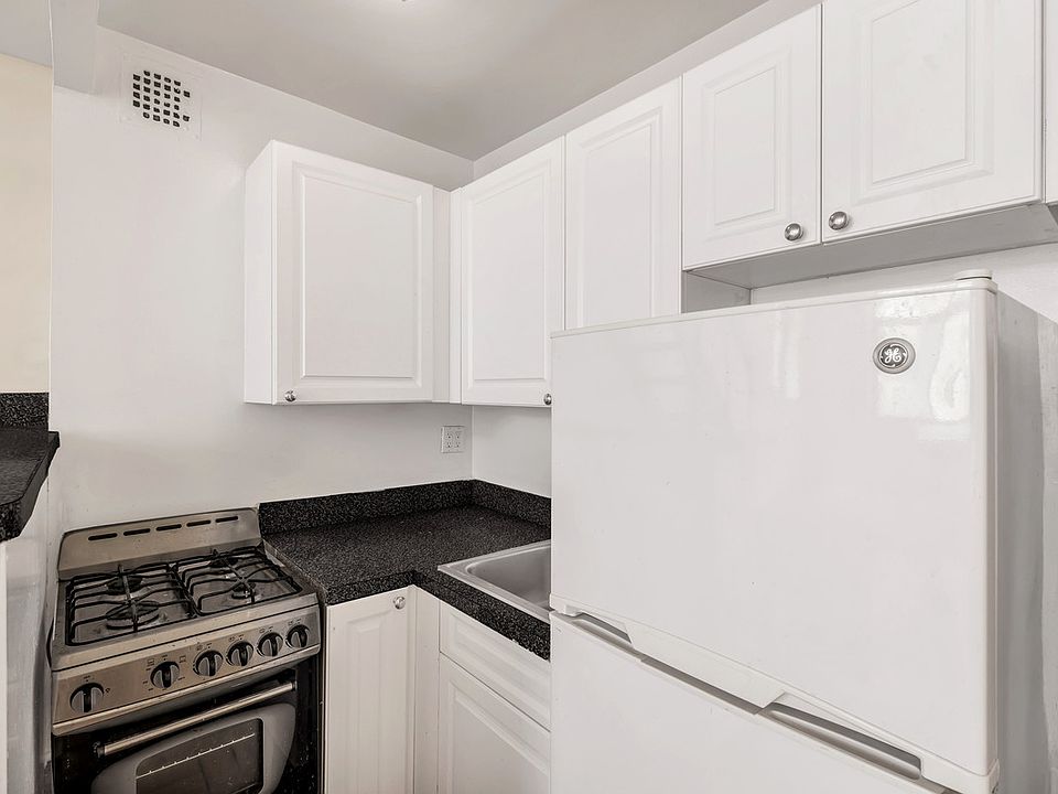 2nd image of 9 E 32nd St #6H1