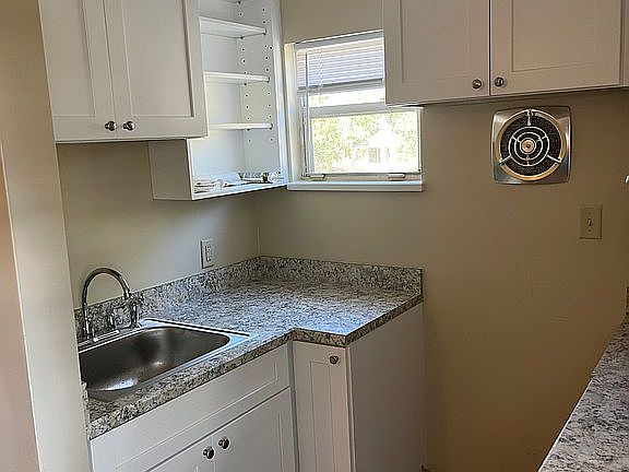 5th image of 4312 San Juan Ave