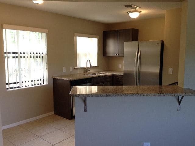 1st image of 1121 Edgewater Dr #A