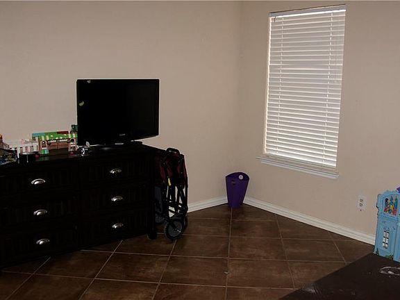 3rd image of 4652 Waterway Dr