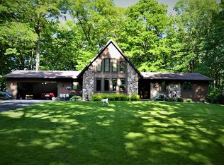 2878 Craanen Rd, New Franken, WI 54229