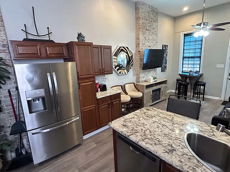 123 N Miro St — Photo 11