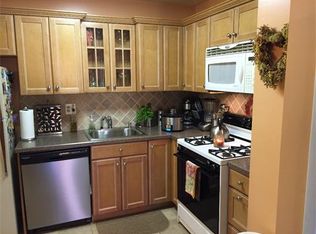 720 Cricket Ln, Woodbridge, NJ