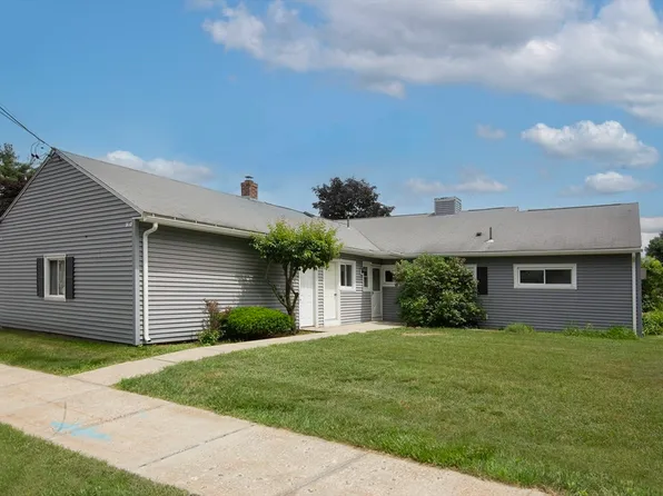 55 Lynwood Dr Unit 55, Chicopee, MA 01022
