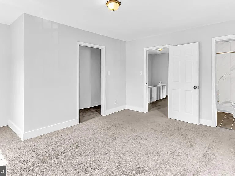 211 Walnut St — Photo 30