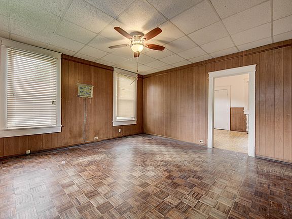 3rd image of 1910 Dodson Ave