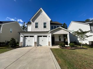 112 Kensington Dr, Spring Lake, NC 28390