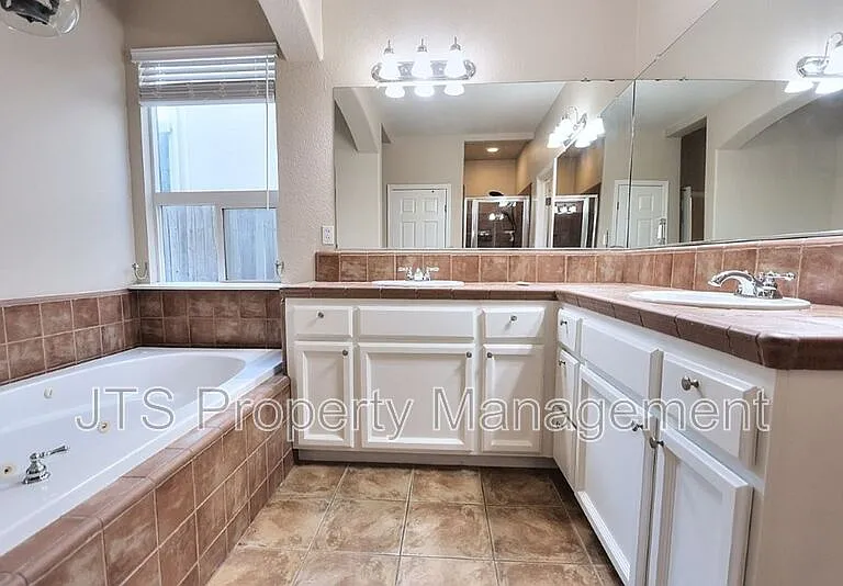 2040 San Esteban Cir — Photo 8