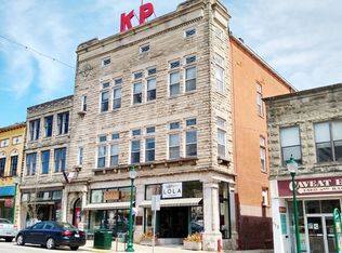 116 1/2 N Walnut St #2B-1BA-996SQFT, Bloomington, IN 47404